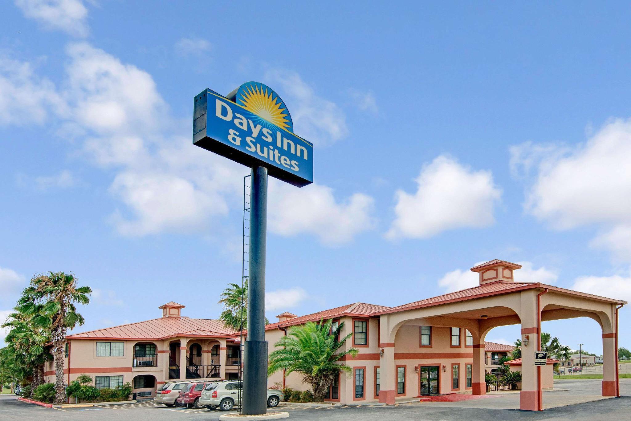 Days Inn & Suites by Wyndham Braunig Lake Elmendorf Exterior foto